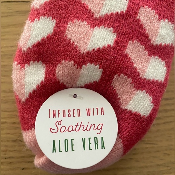🆕 Spa Bella Cozy Knit Socks Valentine’s Hearts Print🆕 - Picture 5 of 8